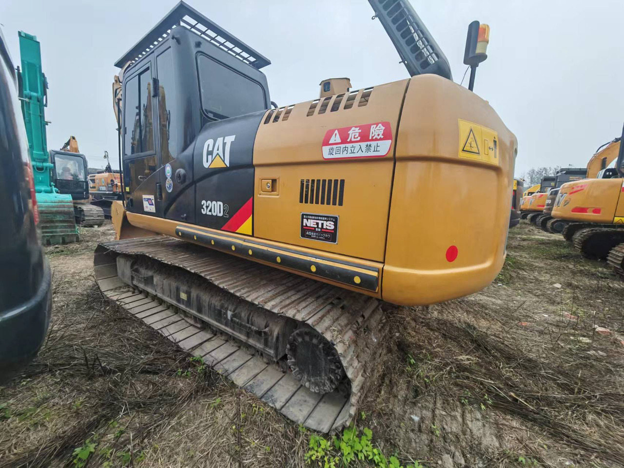 CATERPILLAR 320D2 - Excavadora de cadenas: foto 4 CATERPILLAR 320D2 - Excavadora de cadenas: foto 4