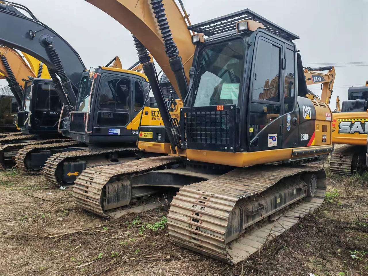 CATERPILLAR 320D2 - Excavadora de cadenas: foto 5 CATERPILLAR 320D2 - Excavadora de cadenas: foto 5