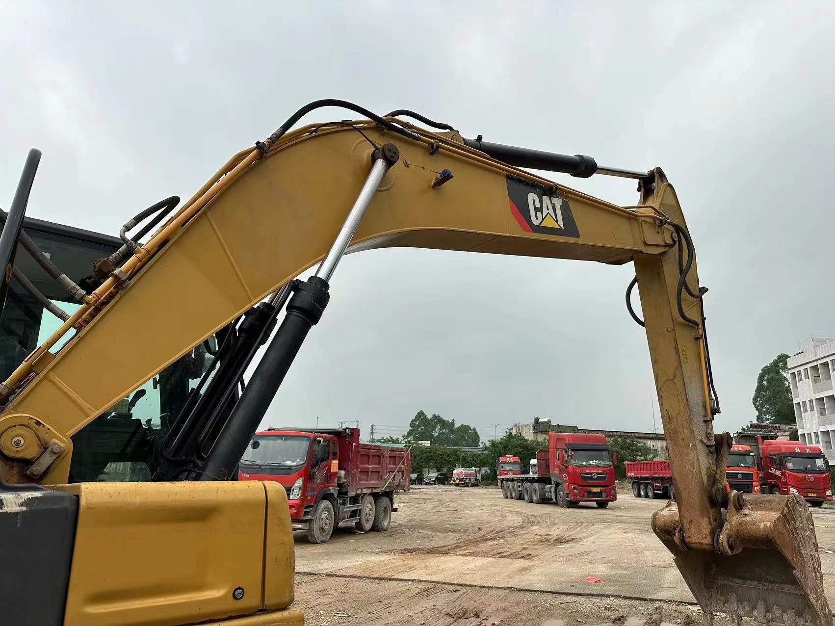 CATERPILLAR 320GC - Excavadora de cadenas: foto 4 CATERPILLAR 320GC - Excavadora de cadenas: foto 4