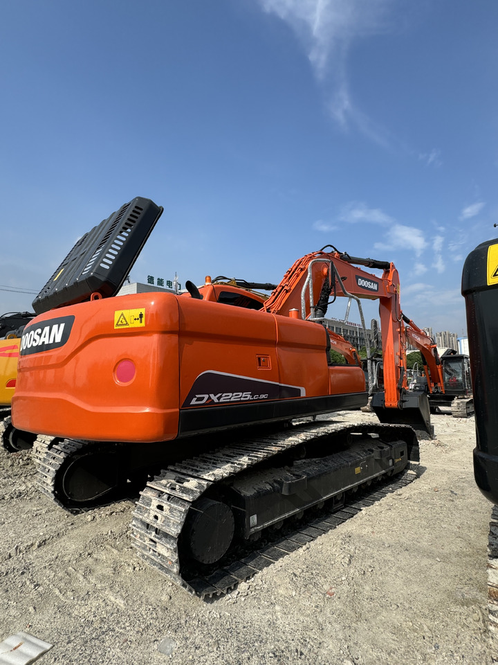 DOOSAN DX225 - Excavadora de cadenas: foto 2 DOOSAN DX225 - Excavadora de cadenas: foto 2