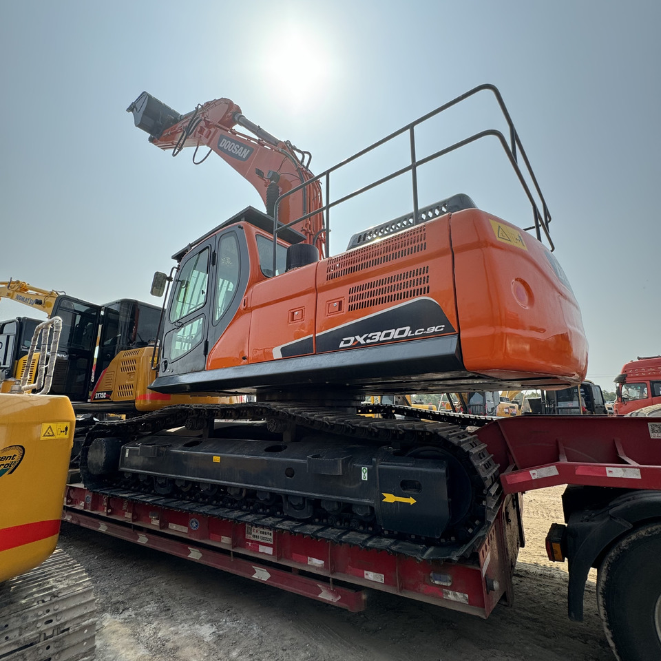 DOOSAN DX300 - Excavadora de cadenas: foto 1 DOOSAN DX300 - Excavadora de cadenas: foto 1