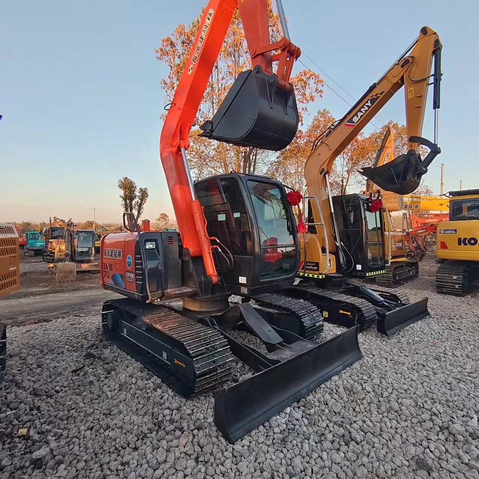 HITACHI ZX70 - Excavadora de cadenas: foto 1 HITACHI ZX70 - Excavadora de cadenas: foto 1