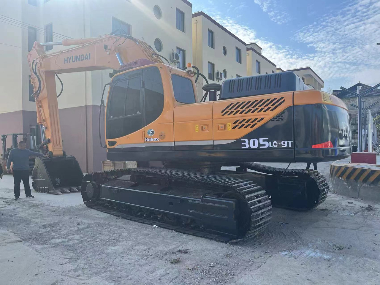 Excavadora de cadenas Hyundai 305: foto 9 Excavadora de cadenas Hyundai 305: foto 9