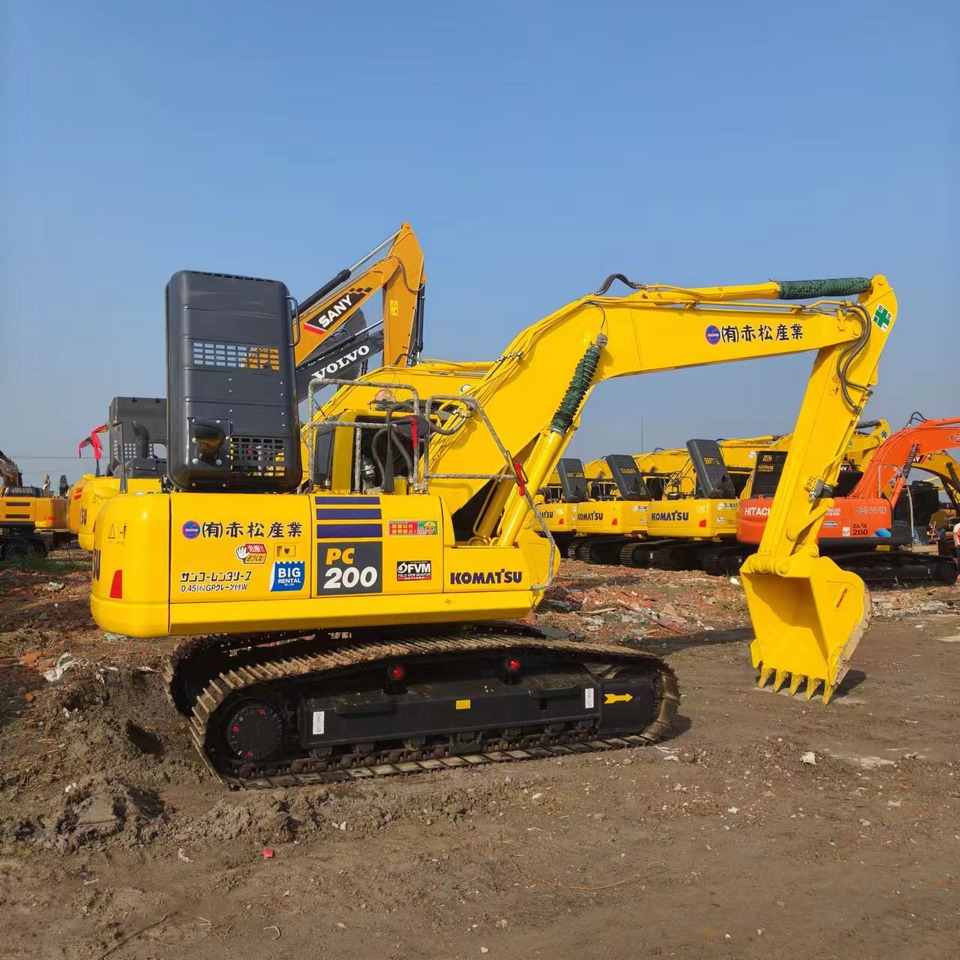 KOMATSU PC200 - Excavadora de cadenas: foto 3 KOMATSU PC200 - Excavadora de cadenas: foto 3