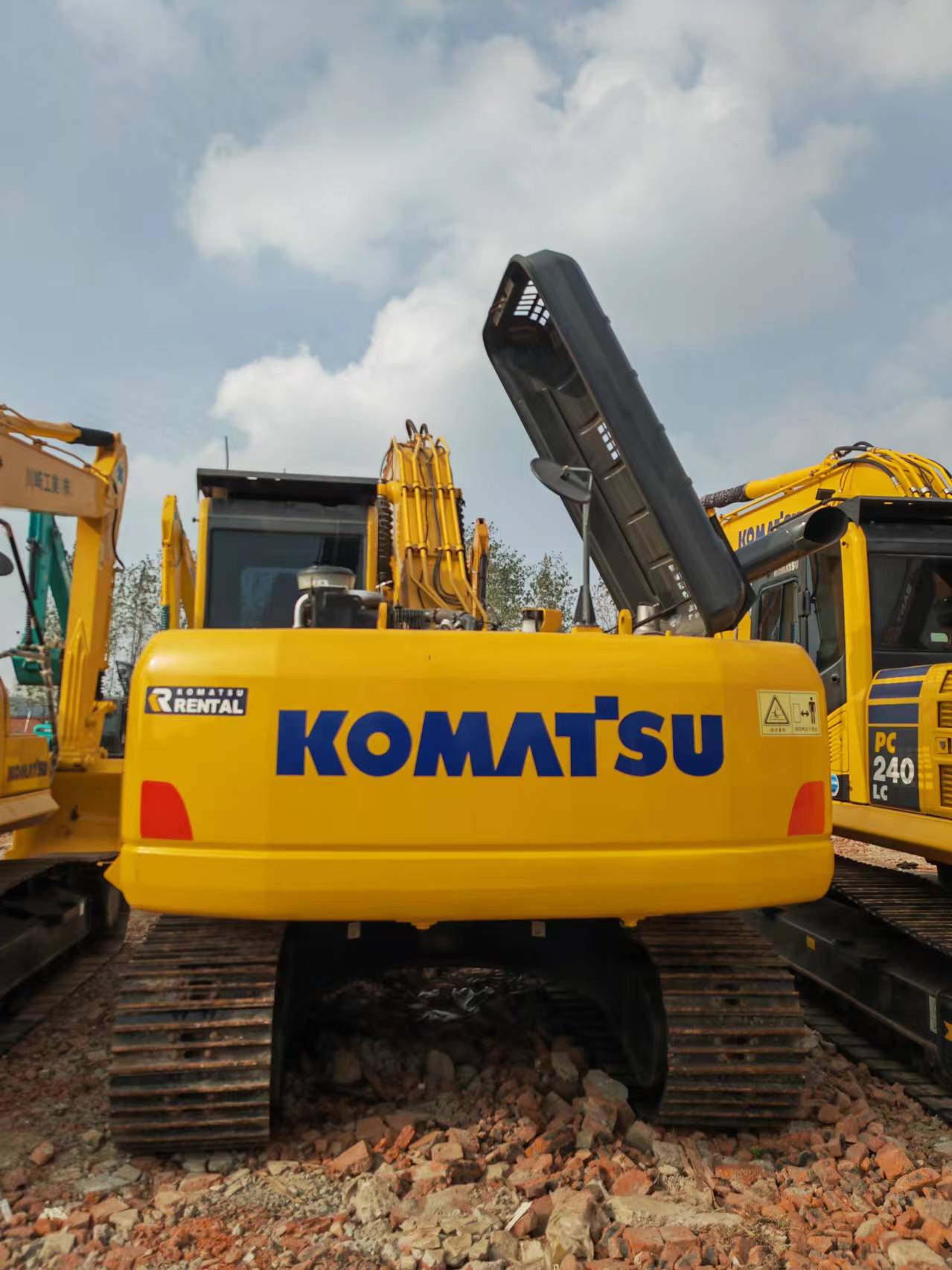 KOMATSU PC200 - Excavadora de cadenas: foto 5 KOMATSU PC200 - Excavadora de cadenas: foto 5