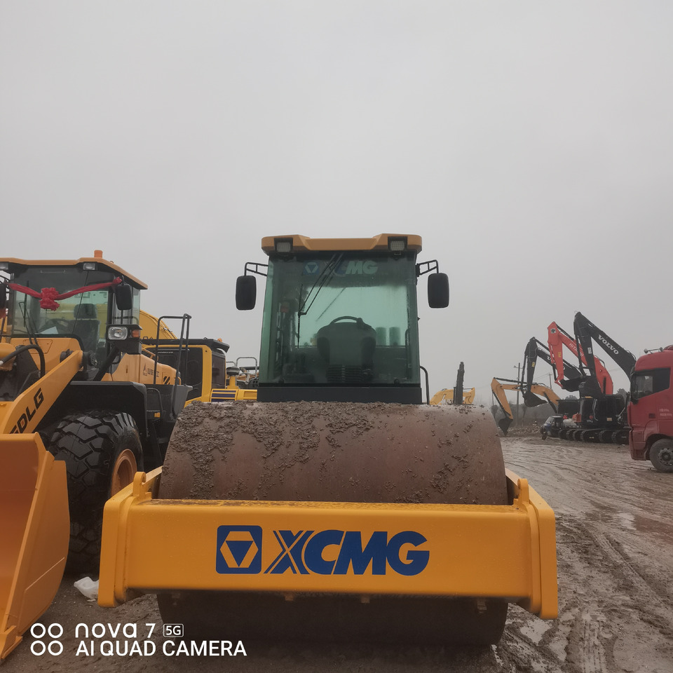 XCMG XS263J - Apisonadora de asfalto: foto 3 XCMG XS263J - Apisonadora de asfalto: foto 3