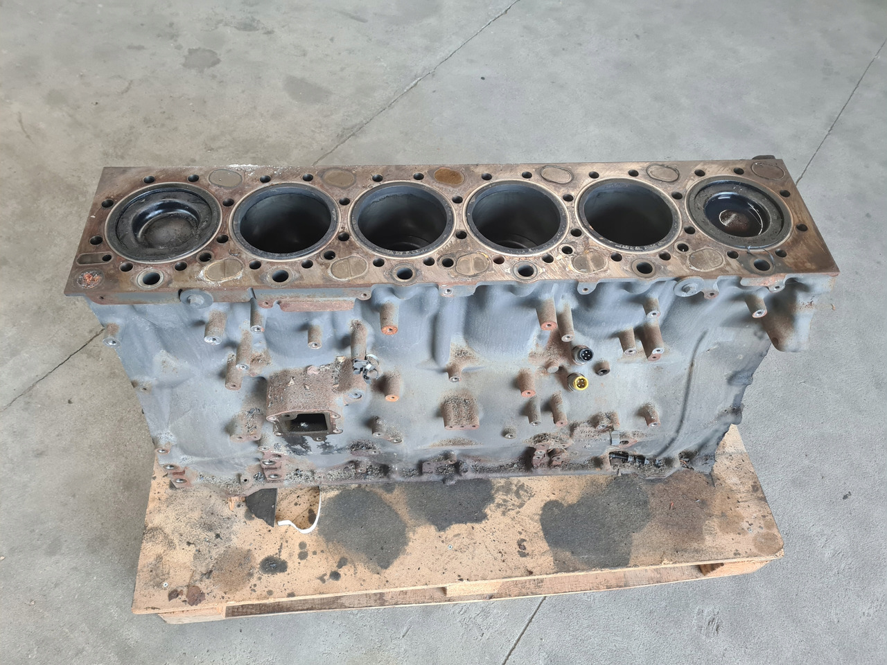 BLOK SILNIKA SŁUPEK TŁOKI WAŁ RENAULT GAMA T DTI 13 K2 - Bloque de cilindros: foto 5 BLOK SILNIKA SŁUPEK TŁOKI WAŁ RENAULT GAMA T DTI 13 K2 - Bloque de cilindros: foto 5