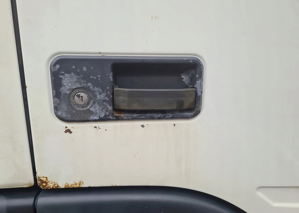 DRZWI KOMPLETNE PRAWE VOLVO FM 9 12 13 - Puerta y piezas: foto 3 DRZWI KOMPLETNE PRAWE VOLVO FM 9 12 13 - Puerta y piezas: foto 3
