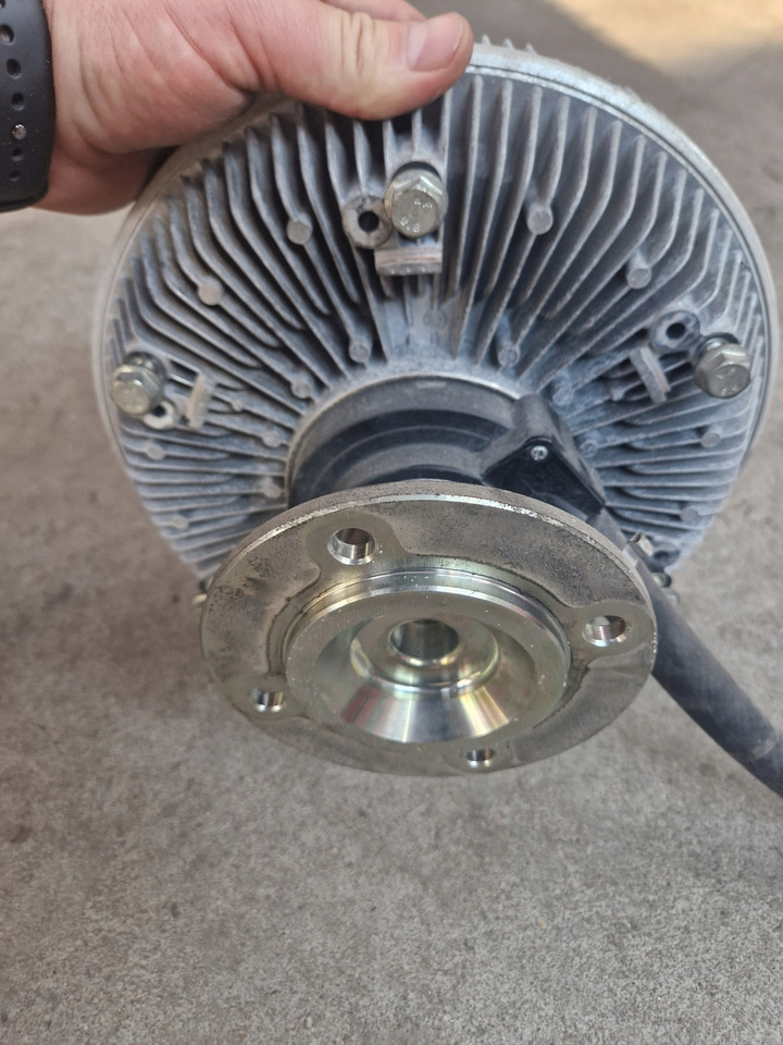 FORD VISCO WISKO WISKOZA WENTYLATOR CHŁODNICY FORD F-MAX CARGO EURO 6 - Ventilador para Camión: foto 3 FORD VISCO WISKO WISKOZA WENTYLATOR CHŁODNICY FORD F-MAX CARGO EURO 6 - Ventilador para Camión: foto 3