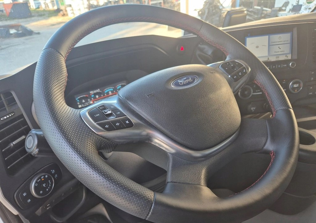 FORD WIELOFUNKCYJNA - Volante: foto 3 FORD WIELOFUNKCYJNA - Volante: foto 3