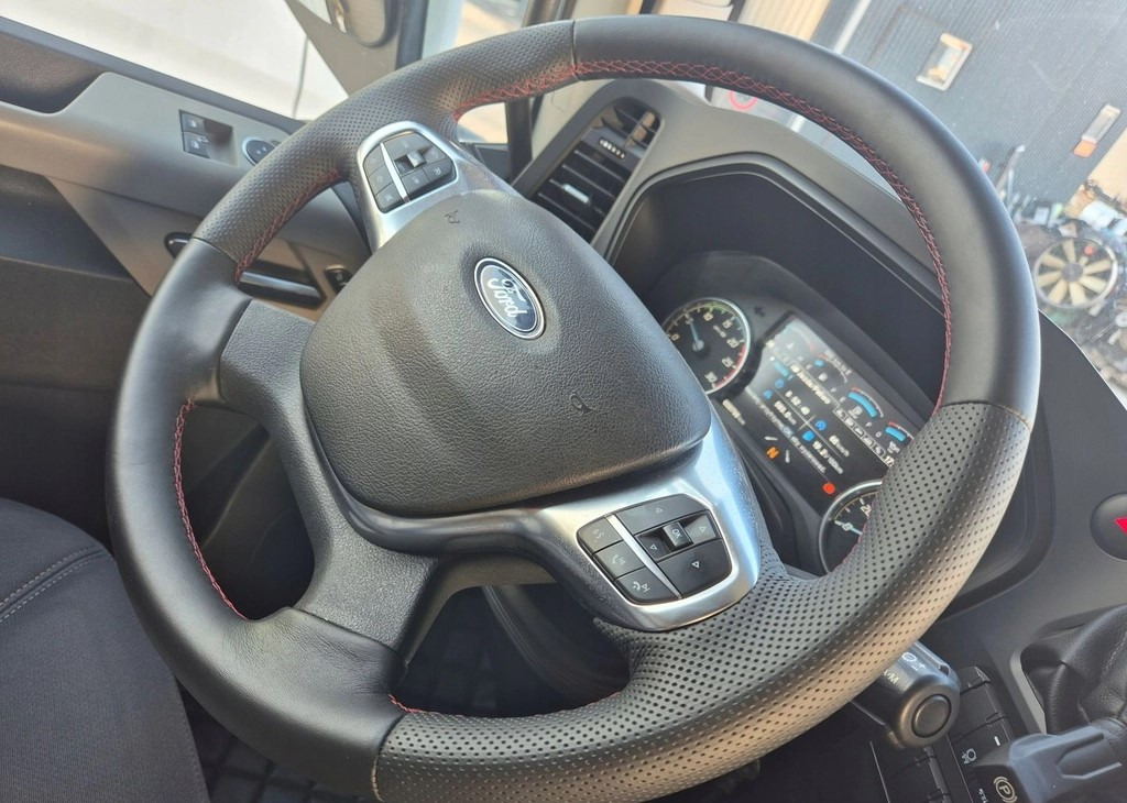 FORD WIELOFUNKCYJNA - Volante: foto 2 FORD WIELOFUNKCYJNA - Volante: foto 2