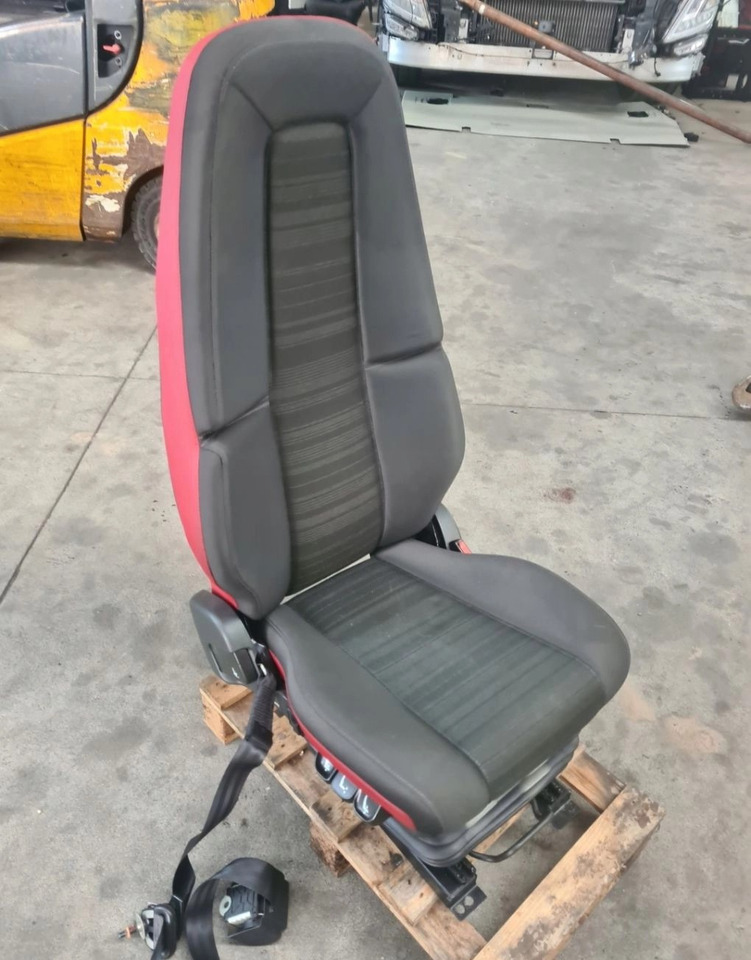 FOTEL PASAŻERA PRAWY PNEUMATYCZNY NISKA PODSTAWA VOLVO FH 4 FM 4 - Asiento: foto 5 FOTEL PASAŻERA PRAWY PNEUMATYCZNY NISKA PODSTAWA VOLVO FH 4 FM 4 - Asiento: foto 5