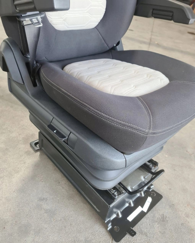 FOTEL PRAWY SIEDZENIE PASAŻERA FORD F-MAX CARGO EURO 6 - Asiento: foto 5 FOTEL PRAWY SIEDZENIE PASAŻERA FORD F-MAX CARGO EURO 6 - Asiento: foto 5