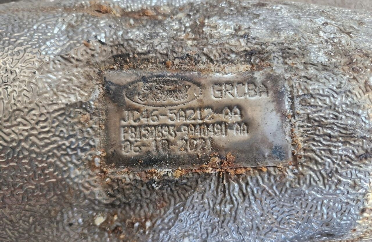 Ford F-MAX CARGO FC46-5A212-AA Ford F-MAX CARGO truck - Tubo de escape para Camión: foto 3 Ford F-MAX CARGO FC46-5A212-AA Ford F-MAX CARGO truck - Tubo de escape para Camión: foto 3