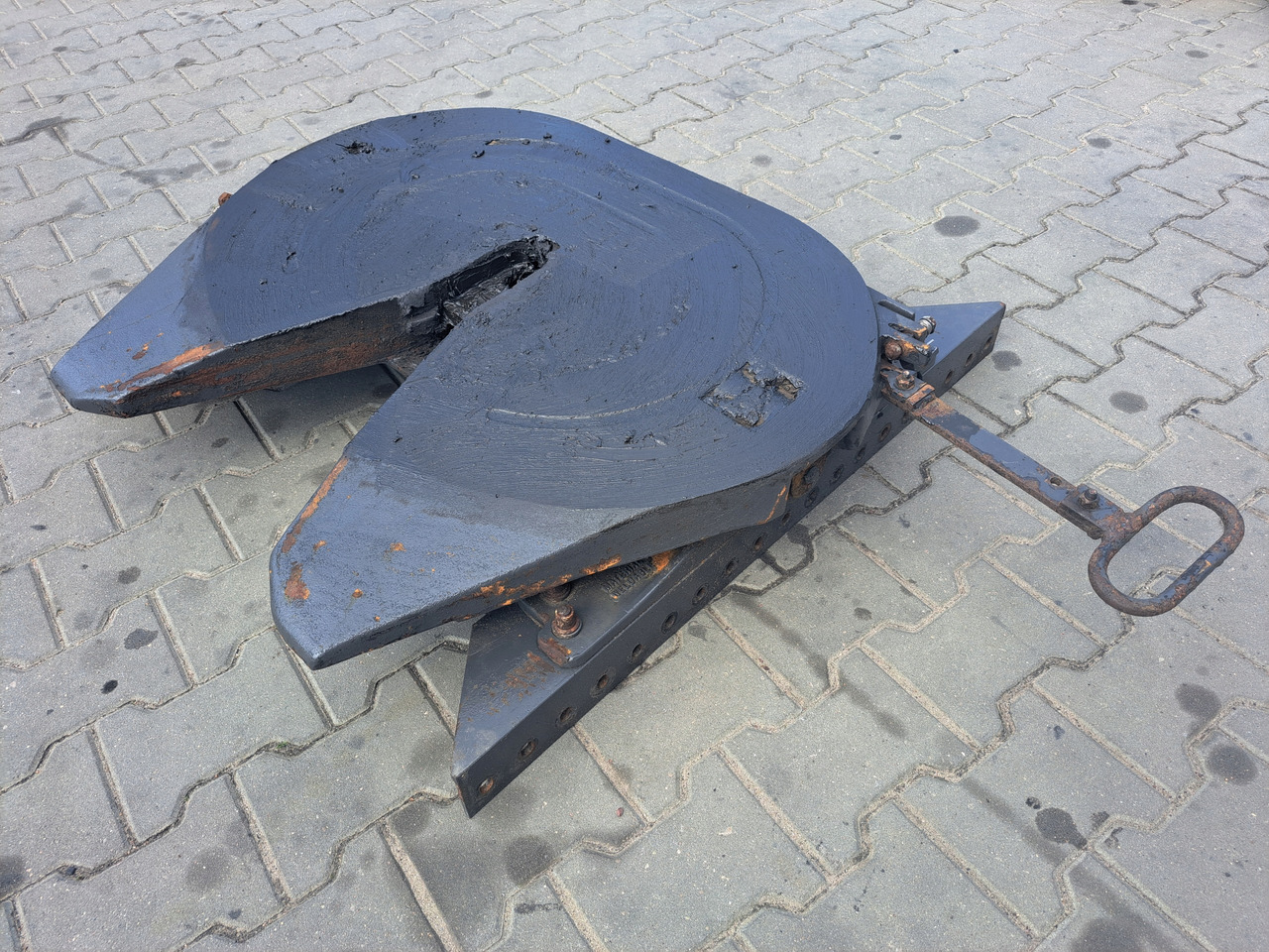 JOST SIODŁO JOST 140 MM WSPORNIK VOLVO FH FM - Quinta rueda para Camión: foto 1 JOST SIODŁO JOST 140 MM WSPORNIK VOLVO FH FM - Quinta rueda para Camión: foto 1