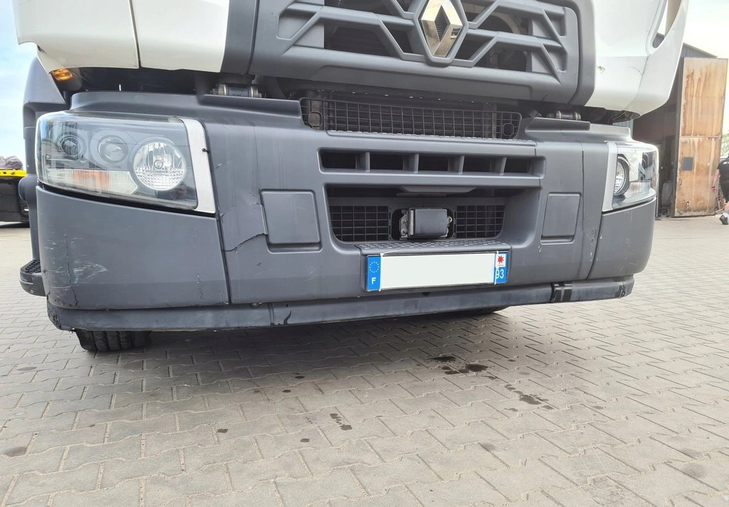 KOMPLETNY Z LAMPAMI PRZÓD RENAULT PREMIUM DXI RENAULT GAMA D - Parachoques: foto 1 KOMPLETNY Z LAMPAMI PRZÓD RENAULT PREMIUM DXI RENAULT GAMA D - Parachoques: foto 1