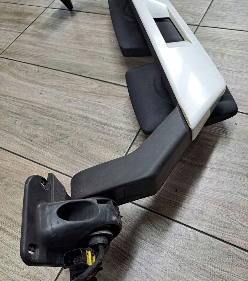 LUSTERKO LUSTRO KOMPLETNE LEWE VOLVO FH 4 FH 5 EURO 6 - Espejo retrovisor para Camión: foto 3 LUSTERKO LUSTRO KOMPLETNE LEWE VOLVO FH 4 FH 5 EURO 6 - Espejo retrovisor para Camión: foto 3