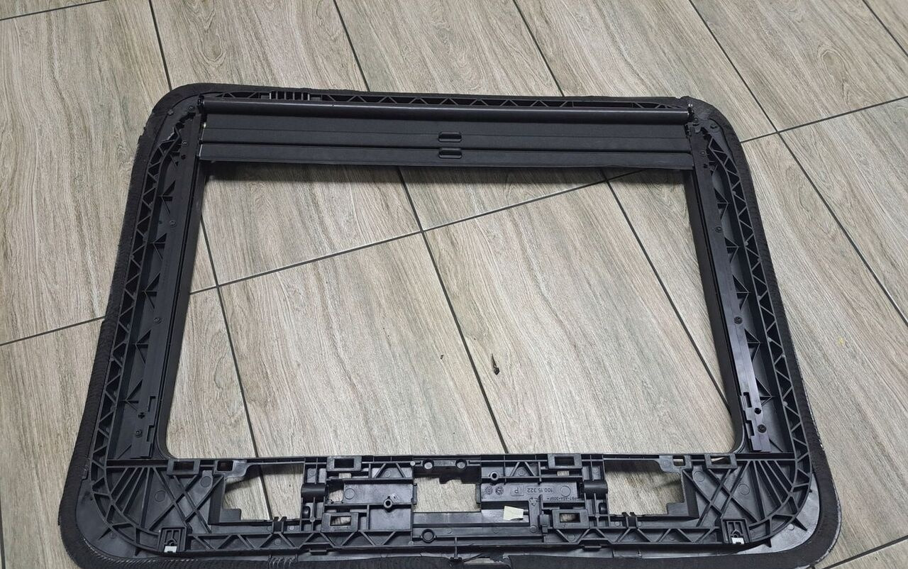 OBUDOWA RAMKA U VOLVO FH 4 EURO 6 78578071 - Cabina e interior para Camión: foto 4 OBUDOWA RAMKA U VOLVO FH 4 EURO 6 78578071 - Cabina e interior para Camión: foto 4