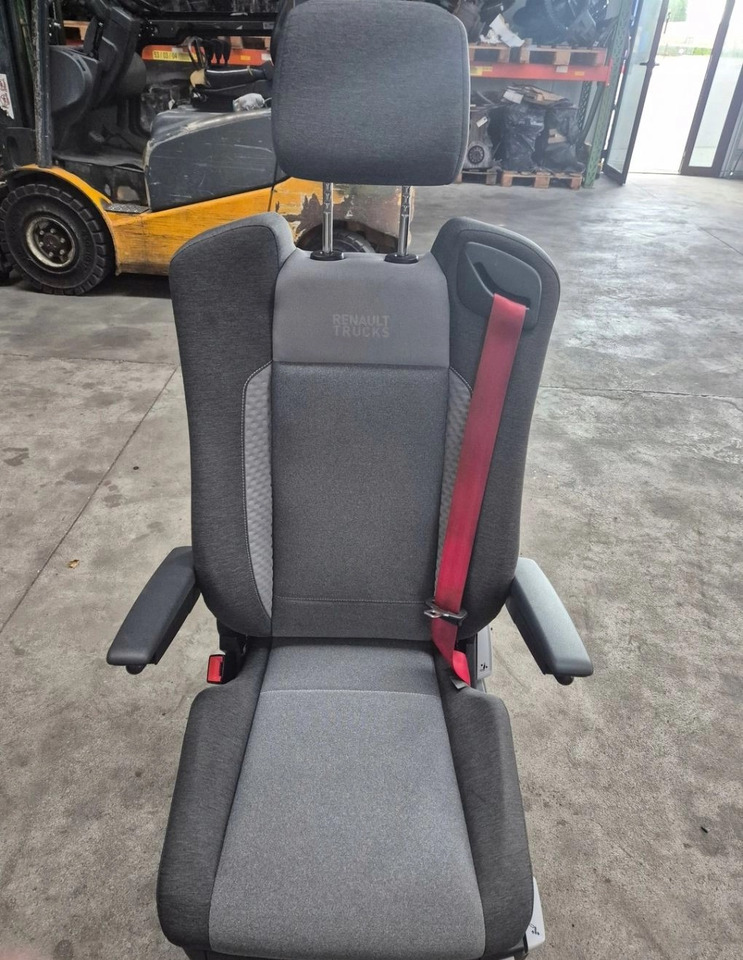 RENAULT FOTEL PNEUMATYCZY SIEDZENIE KIEROWCY RENAULT RANGE GAMA T C K EVO LIFT - Asiento para Camión: foto 2 RENAULT FOTEL PNEUMATYCZY SIEDZENIE KIEROWCY RENAULT RANGE GAMA T C K EVO LIFT - Asiento para Camión: foto 2