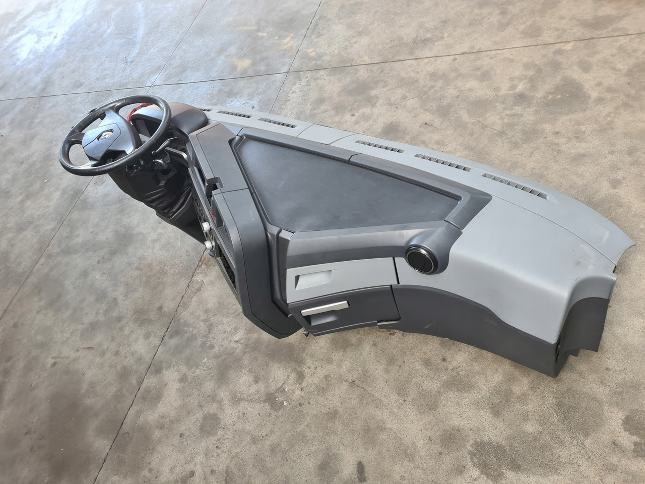 RENAULT KONSOLA KOMPLETNA KOKPIT DESKA ROZDZIELCZA PRZEKŁADKA ANGLIKA RENAULT GAMA T RANGE - Salpicadero para Camión: foto 5 RENAULT KONSOLA KOMPLETNA KOKPIT DESKA ROZDZIELCZA PRZEKŁADKA ANGLIKA RENAULT GAMA T RANGE - Salpicadero para Camión: foto 5