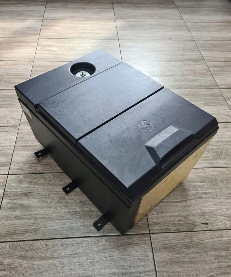 RENAULT LODÓWKA CHŁODZIARKA ORYGINAŁ RENAULT GAMA T HIGH WYSOKA KABINA - Cabina e interior para Camión: foto 1 RENAULT LODÓWKA CHŁODZIARKA ORYGINAŁ RENAULT GAMA T HIGH WYSOKA KABINA - Cabina e interior para Camión: foto 1