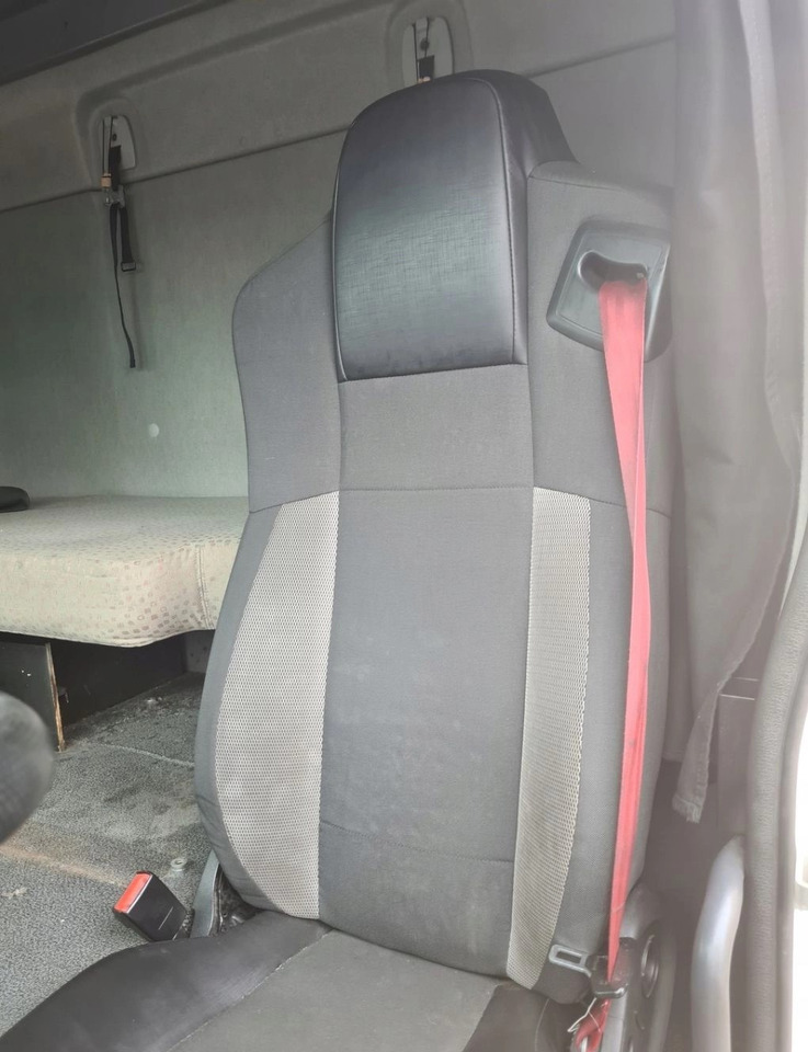 RENAULT PNEUMATYCZNY KIEROWCY - Asiento: foto 2 RENAULT PNEUMATYCZNY KIEROWCY - Asiento: foto 2