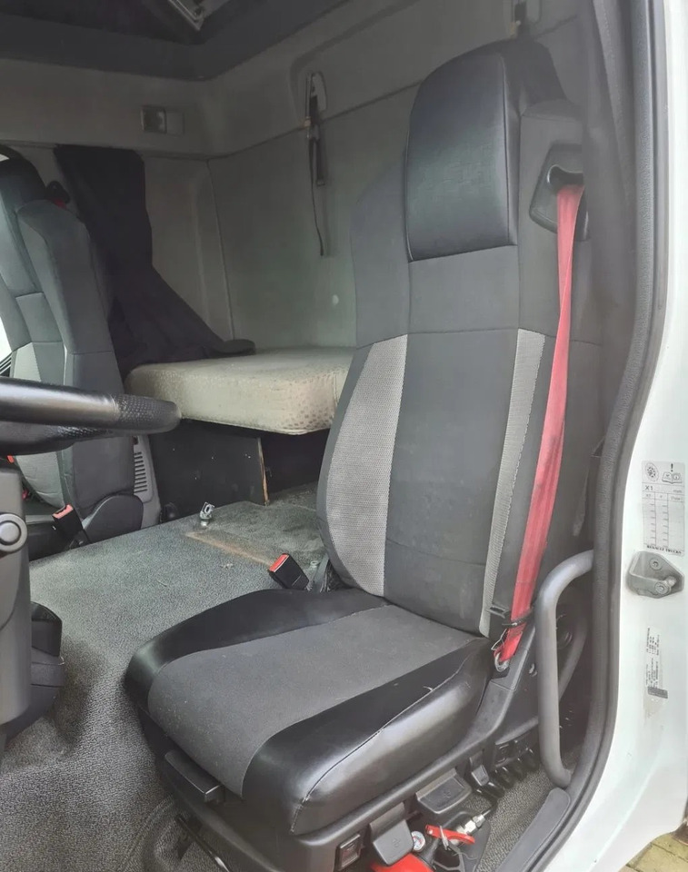 RENAULT PNEUMATYCZNY KIEROWCY - Asiento: foto 1 RENAULT PNEUMATYCZNY KIEROWCY - Asiento: foto 1