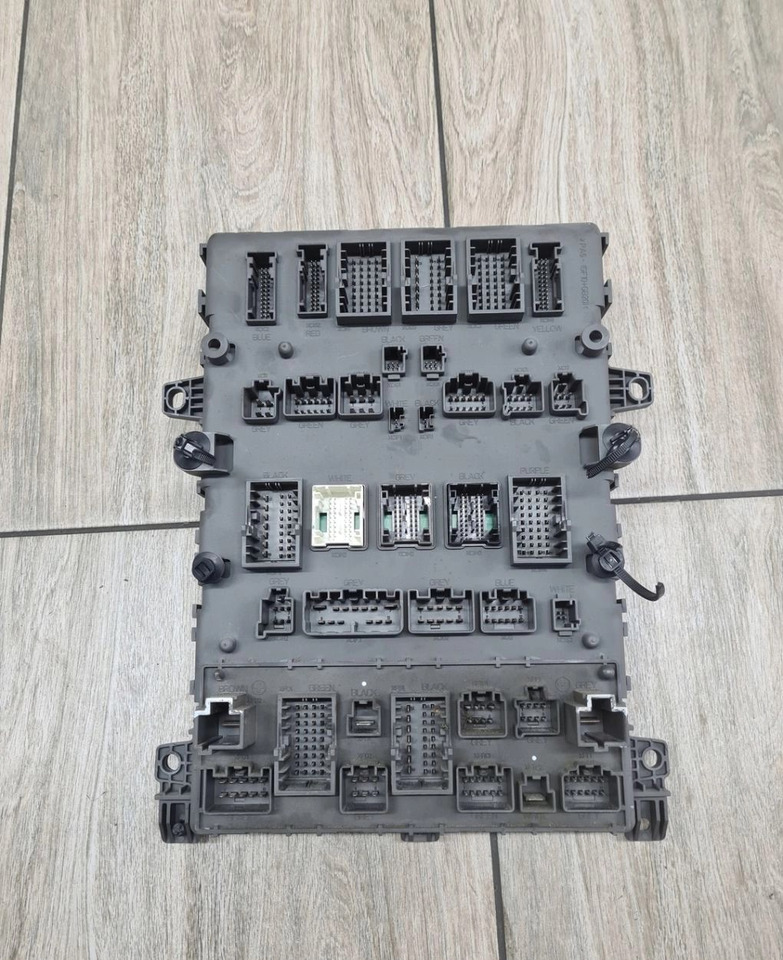 RENAULT TABLICA PŁYTA SKRZYNKA BEZPIECZNIKÓW RENAULT GAMA D WIDE VOLVO FE FL EURO 6 - Fusible para Camión: foto 2 RENAULT TABLICA PŁYTA SKRZYNKA BEZPIECZNIKÓW RENAULT GAMA D WIDE VOLVO FE FL EURO 6 - Fusible para Camión: foto 2