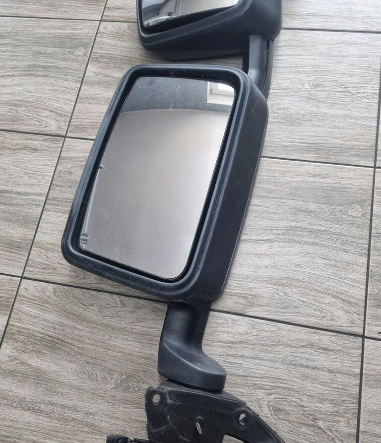 Renault GAMA T C K - Espejo retrovisor para Camión: foto 1 Renault GAMA T C K - Espejo retrovisor para Camión: foto 1