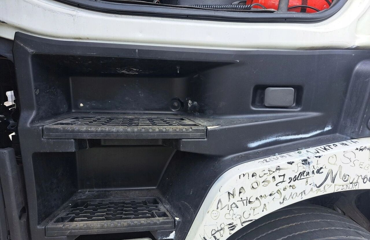 Renault STOPNICA GÓRNA STOPIEŃ LEWY GAMA T RANGE HIGH Renault RENAULT GAMA T RANGE HIGH - Peldaño para Camión: foto 3 Renault STOPNICA GÓRNA STOPIEŃ LEWY GAMA T RANGE HIGH Renault RENAULT GAMA T RANGE HIGH - Peldaño para Camión: foto 3