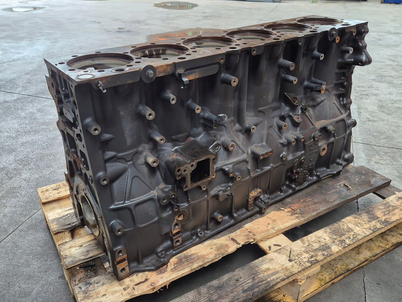 VOLVO BLOK SILNIKA RENAULT GAMA RANGE T EVO TURBOCOMPOUND VOLVO FH 5 D13K 2226825 K8 - Bloque de cilindros para Camión: foto 3 VOLVO BLOK SILNIKA RENAULT GAMA RANGE T EVO TURBOCOMPOUND VOLVO FH 5 D13K 2226825 K8 - Bloque de cilindros para Camión: foto 3