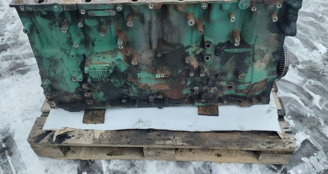 VOLVO BLOK SILNIKA SŁUPEK TŁOKI WAŁ VOLVO FM FH 13 D13A - Bloque de cilindros para Camión: foto 4 VOLVO BLOK SILNIKA SŁUPEK TŁOKI WAŁ VOLVO FM FH 13 D13A - Bloque de cilindros para Camión: foto 4