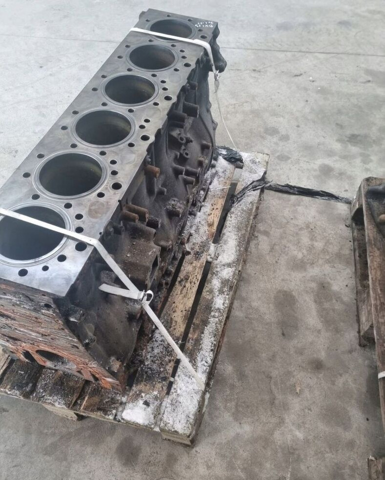 VOLVO BLOK SILNIKA SŁUPEK WAŁ RENAULT MAGNUM DXI 13 VOLVO FH FM 460 500 - Bloque de cilindros para Camión: foto 1 VOLVO BLOK SILNIKA SŁUPEK WAŁ RENAULT MAGNUM DXI 13 VOLVO FH FM 460 500 - Bloque de cilindros para Camión: foto 1