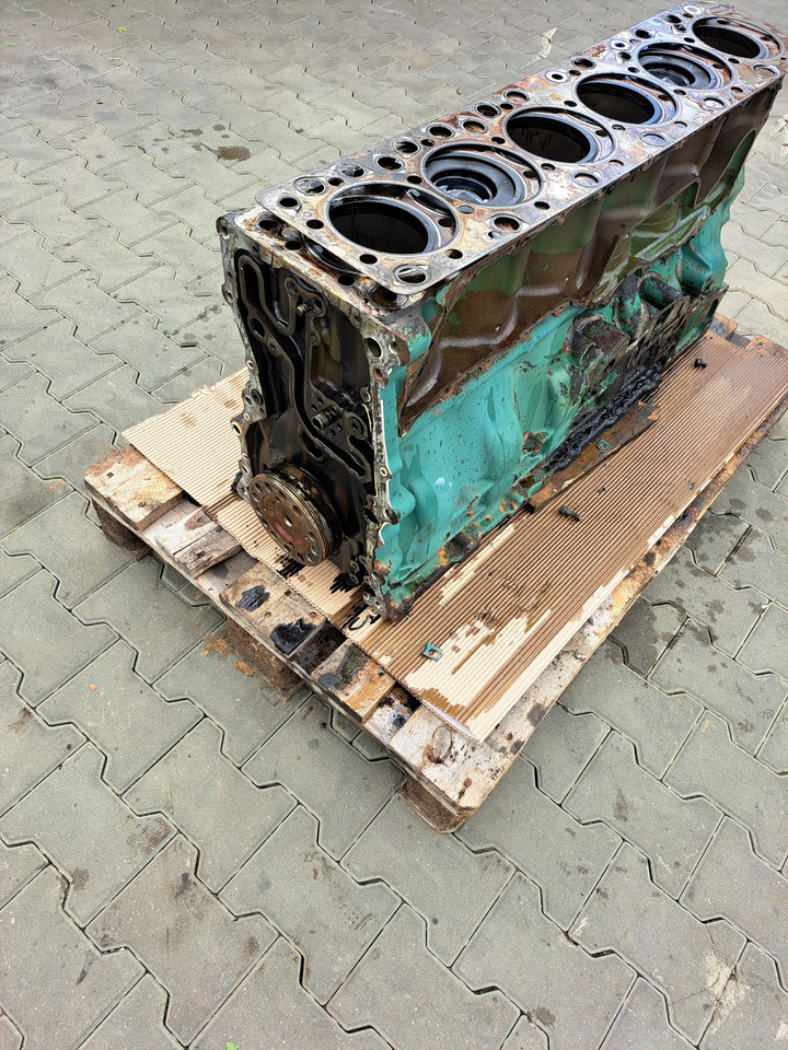 VOLVO BLOK SILNIKA TŁOKI WAŁ KORBOWY VOLVO FM 9 D9A - Bloque de cilindros para Camión: foto 4 VOLVO BLOK SILNIKA TŁOKI WAŁ KORBOWY VOLVO FM 9 D9A - Bloque de cilindros para Camión: foto 4