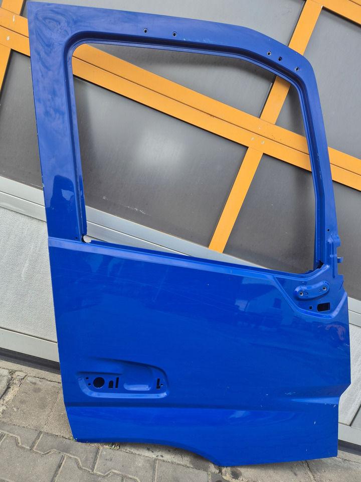 VOLVO DRZWI GOŁE PRAWE VOLVO FM 5 FMX 5 - Puerta y piezas para Camión: foto 3 VOLVO DRZWI GOŁE PRAWE VOLVO FM 5 FMX 5 - Puerta y piezas para Camión: foto 3
