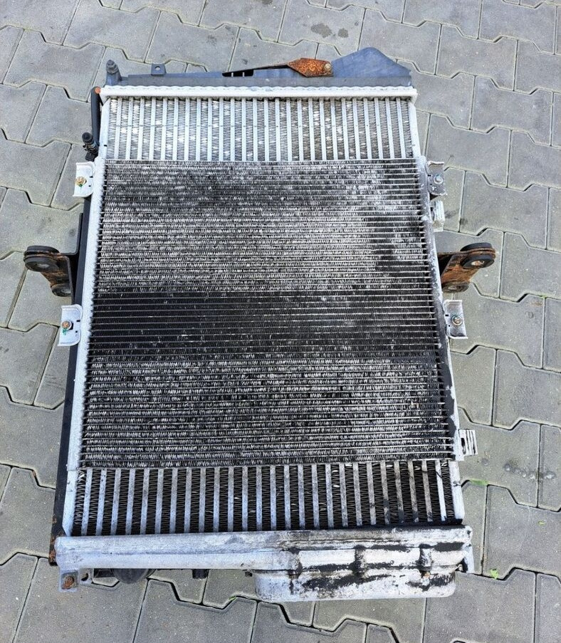 VOLVO KOMPLET CHŁODNIC VOLVO FL RENAULT MIDLUM DXI 7 - Radiador para Camión: foto 3 VOLVO KOMPLET CHŁODNIC VOLVO FL RENAULT MIDLUM DXI 7 - Radiador para Camión: foto 3