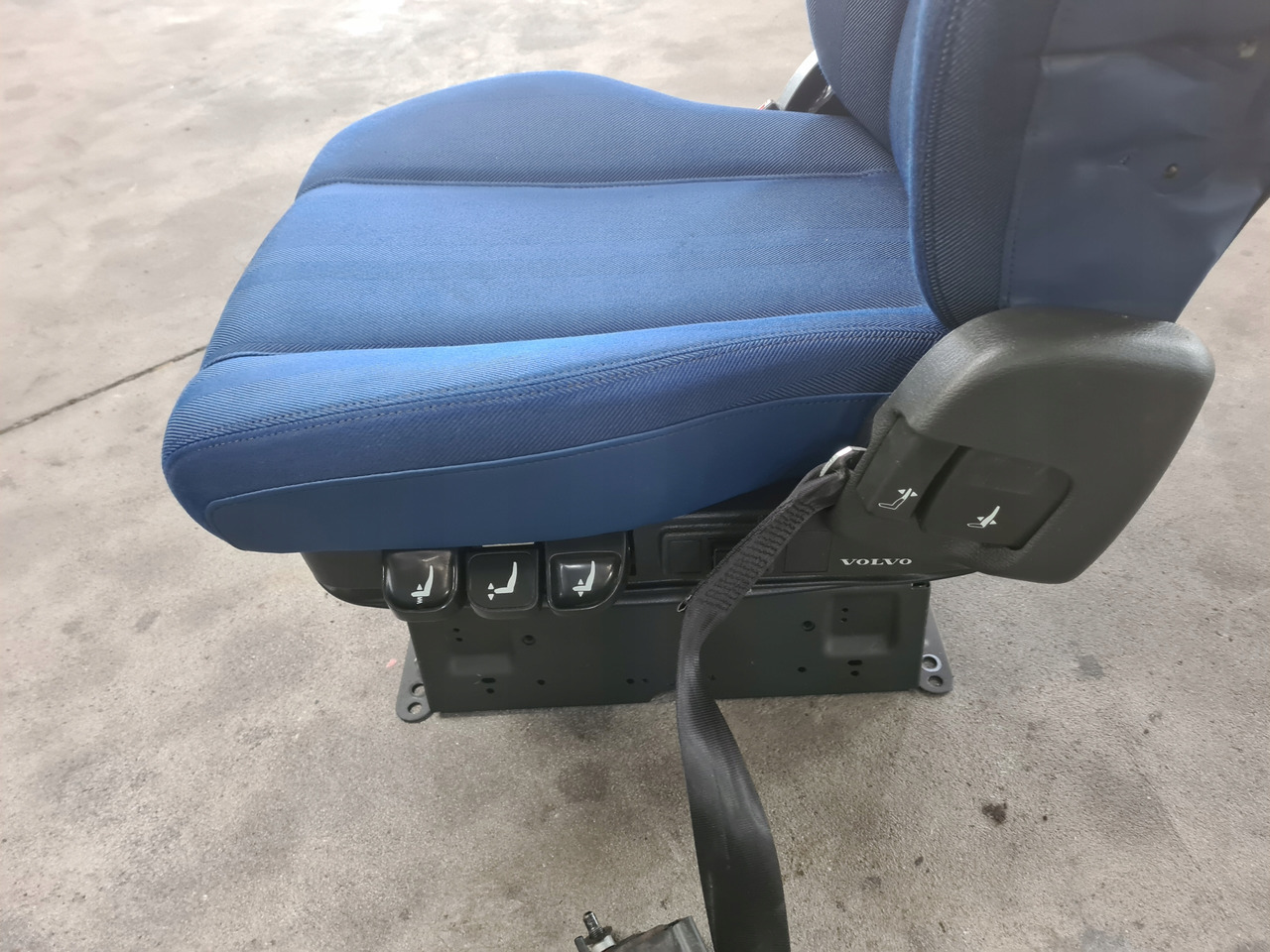 VOLVO PNEUMATYCZNY KIEROWCY - Asiento: foto 2 VOLVO PNEUMATYCZNY KIEROWCY - Asiento: foto 2
