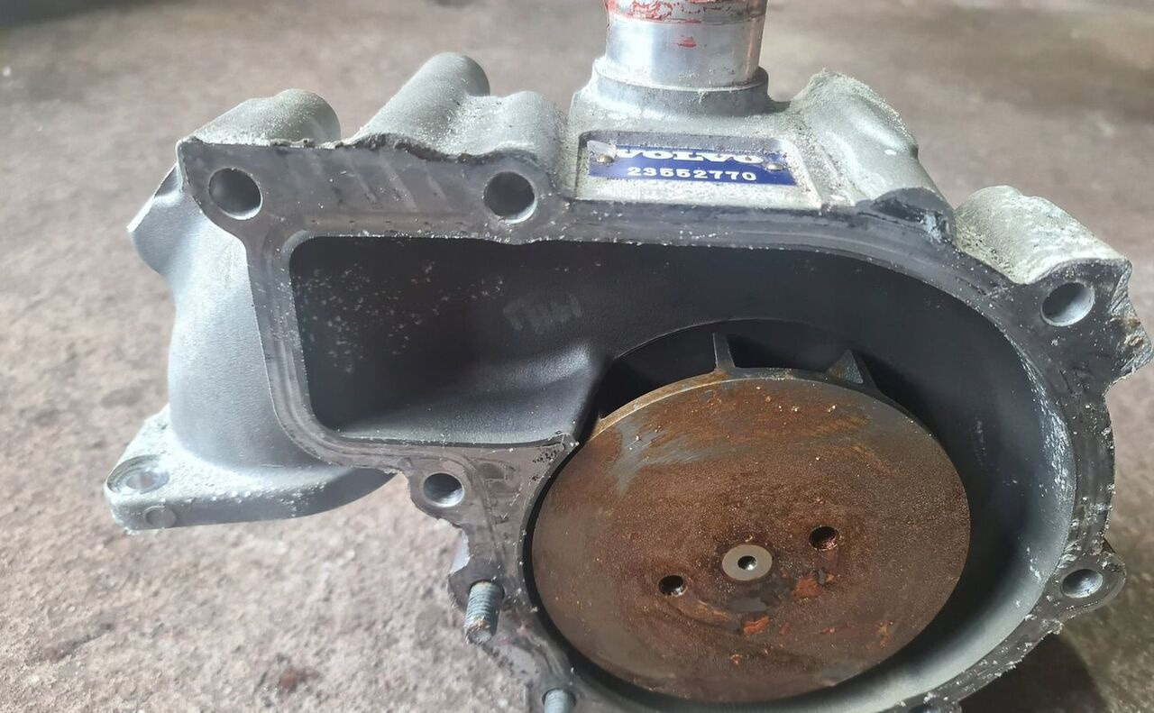 VOLVO Pompa wody płynu koło pasowe Volvo FL D8K Renault gama D - Bomba de refrigerante para Camión: foto 2 VOLVO Pompa wody płynu koło pasowe Volvo FL D8K Renault gama D - Bomba de refrigerante para Camión: foto 2