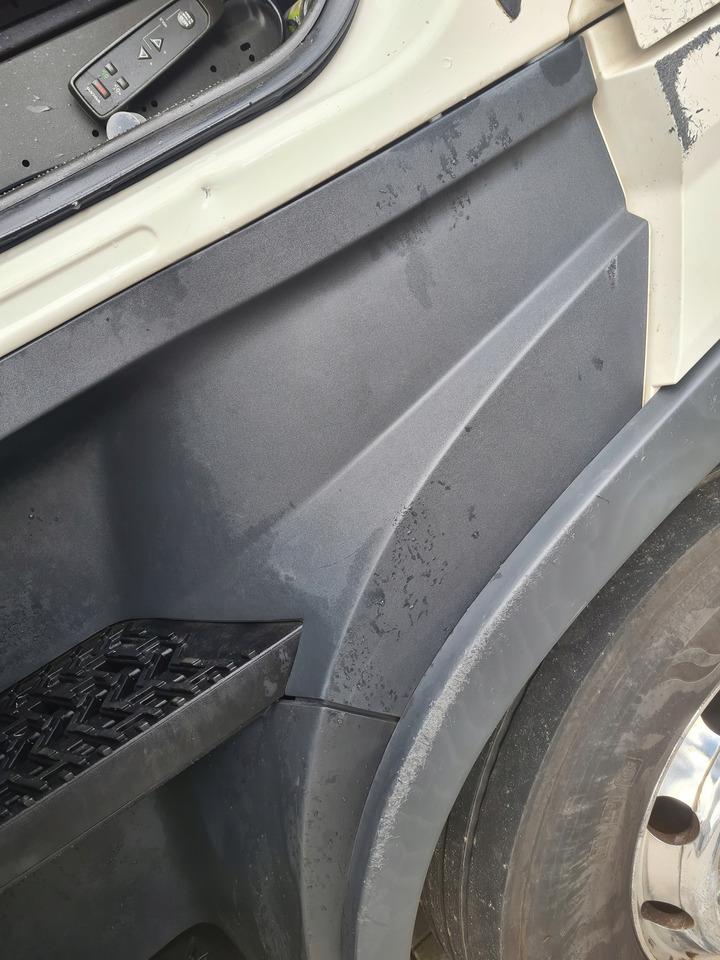 VOLVO STOPIEŃ STOPNICA KOMPLETNA LEWA STELAŻ ORYGINAŁ VOLVO FH 5 - Peldaño para Camión: foto 3 VOLVO STOPIEŃ STOPNICA KOMPLETNA LEWA STELAŻ ORYGINAŁ VOLVO FH 5 - Peldaño para Camión: foto 3