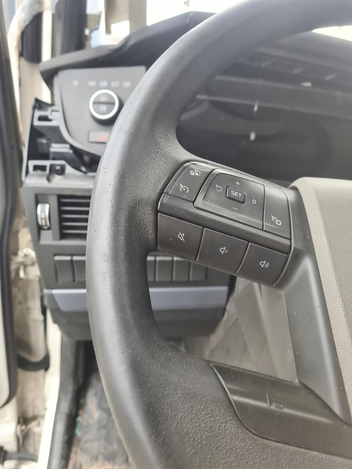 VOLVO WIELOFUNKCYJNA KOMPLETNA - Volante para Camión: foto 3 VOLVO WIELOFUNKCYJNA KOMPLETNA - Volante para Camión: foto 3
