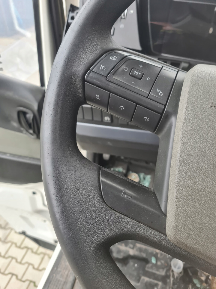 VOLVO WIELOFUNKCYJNA KOMPLETNA - Volante para Camión: foto 2 VOLVO WIELOFUNKCYJNA KOMPLETNA - Volante para Camión: foto 2
