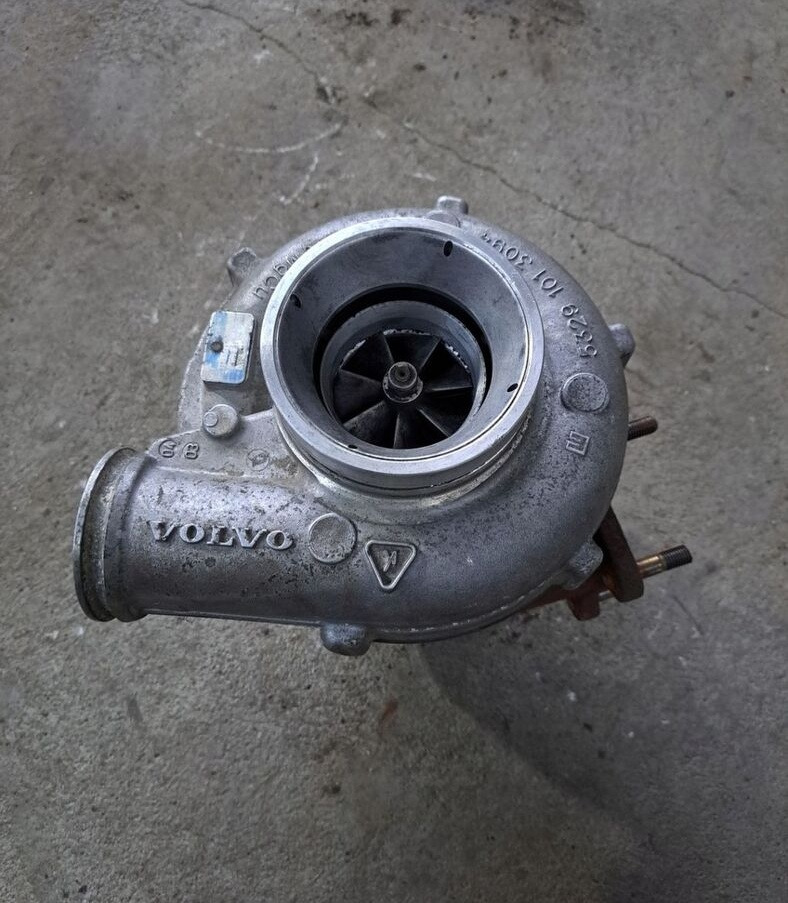 Volvo FM 9 D9 - Turbocompresor para Camión: foto 1 Volvo FM 9 D9 - Turbocompresor para Camión: foto 1
