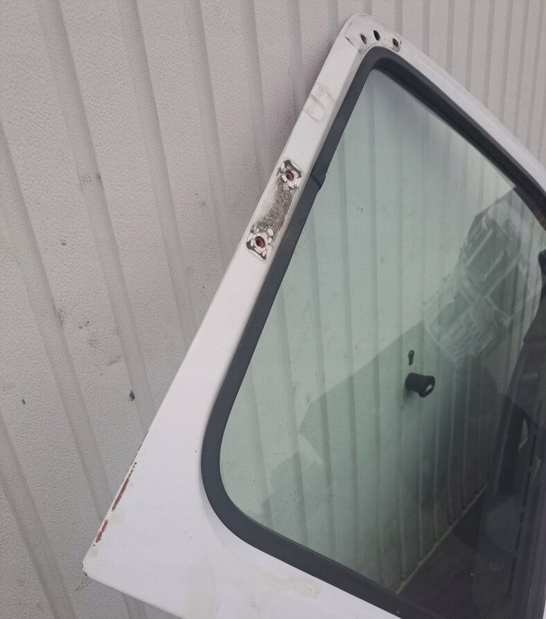 Volvo FM - Puerta y piezas para Camión: foto 5 Volvo FM - Puerta y piezas para Camión: foto 5