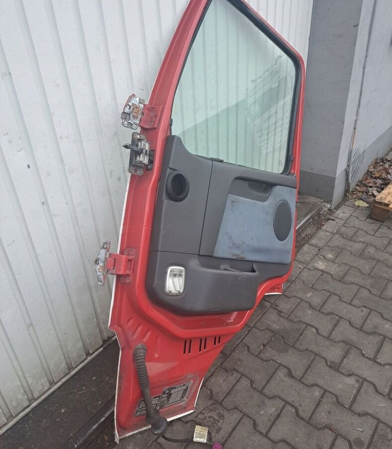 Volvo FM - Puerta y piezas para Camión: foto 3 Volvo FM - Puerta y piezas para Camión: foto 3