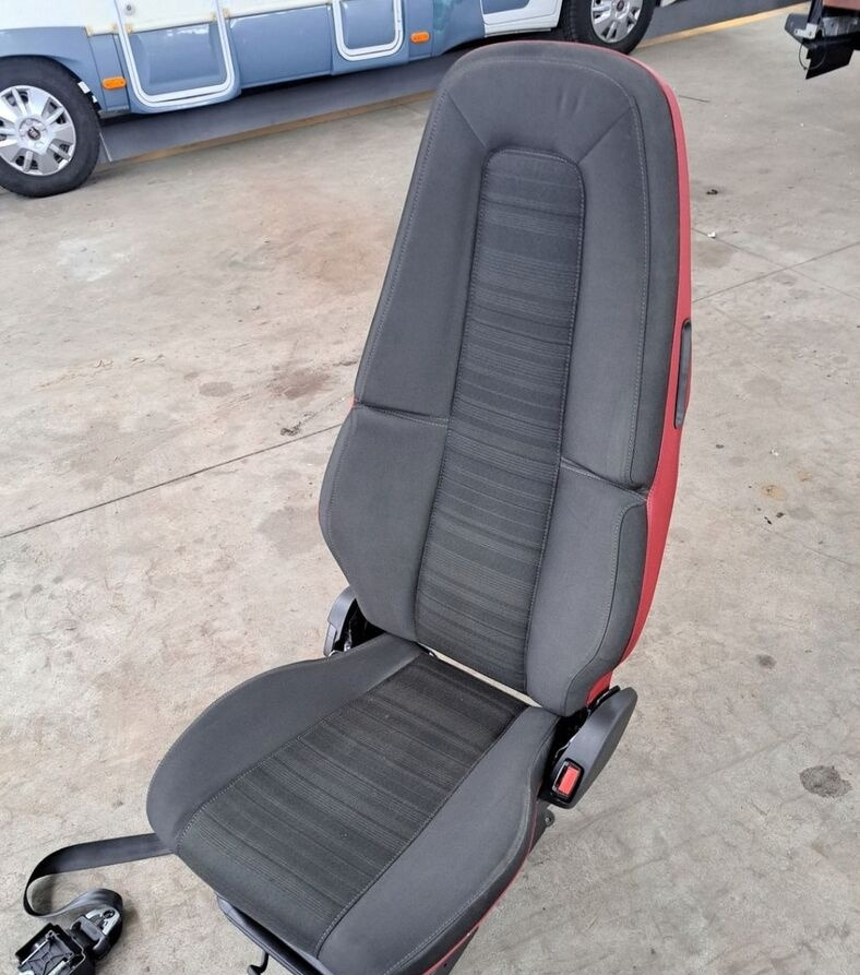 Volvo FOTEL PASAŻERA PRAWY VOLVO FH 4 FM 4 - Asiento para Camión: foto 3 Volvo FOTEL PASAŻERA PRAWY VOLVO FH 4 FM 4 - Asiento para Camión: foto 3