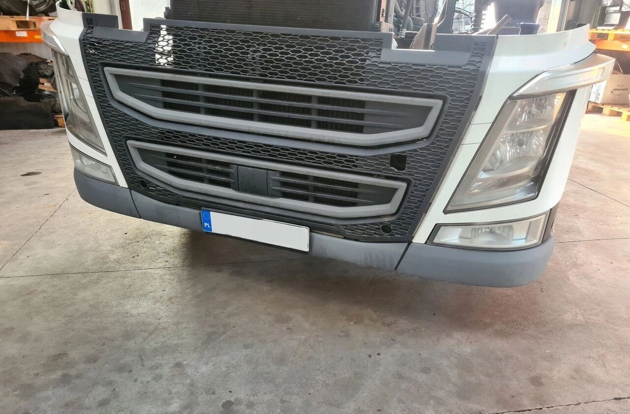 Volvo KOMPLETNY PRZÓD LAMPA ATRAPA GRILL BELKA FH 4 EURO 6 Volvo VOLVO FH 4 EURO 6 - Parachoques para Camión: foto 4 Volvo KOMPLETNY PRZÓD LAMPA ATRAPA GRILL BELKA FH 4 EURO 6 Volvo VOLVO FH 4 EURO 6 - Parachoques para Camión: foto 4