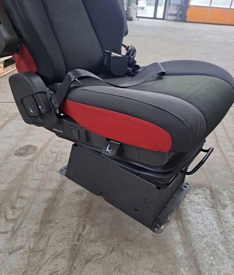 Volvo OBROTOWY PASAŻERA PRAWY FH 4 FM 4 - Asiento para Camión: foto 1 Volvo OBROTOWY PASAŻERA PRAWY FH 4 FM 4 - Asiento para Camión: foto 1