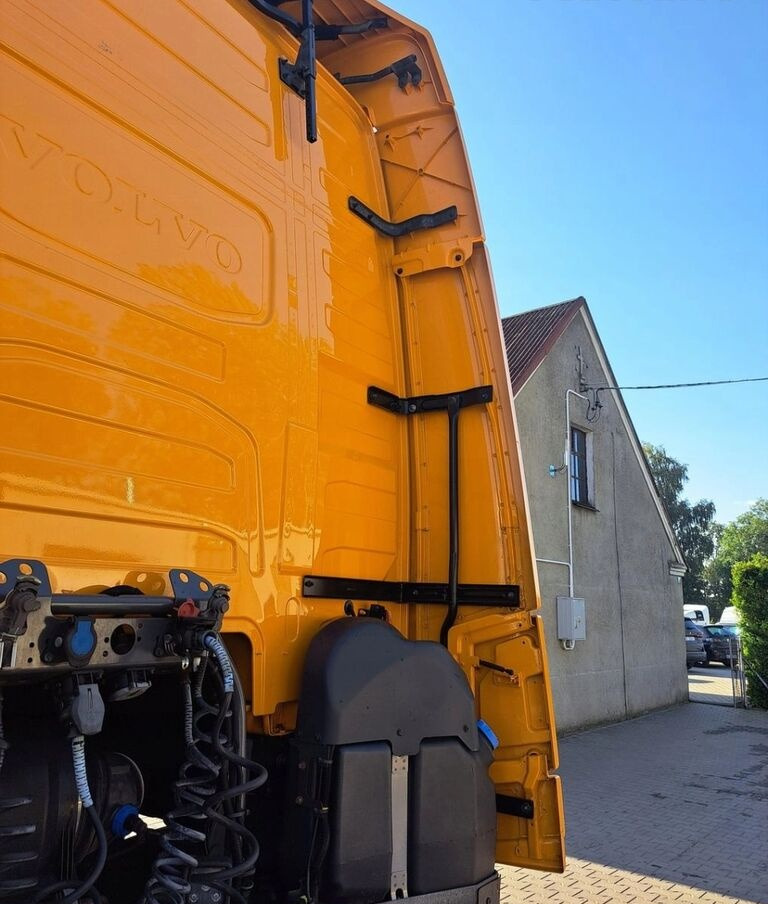 Volvo Y OWIEWKI KABINY KOMPLET FH 4 EURO 6 GLOBETROTTER Volvo FH4 Euro 6 Globetrotter - Aerodinámica/ Spoiler para Camión: foto 4 Volvo Y OWIEWKI KABINY KOMPLET FH 4 EURO 6 GLOBETROTTER Volvo FH4 Euro 6 Globetrotter - Aerodinámica/ Spoiler para Camión: foto 4