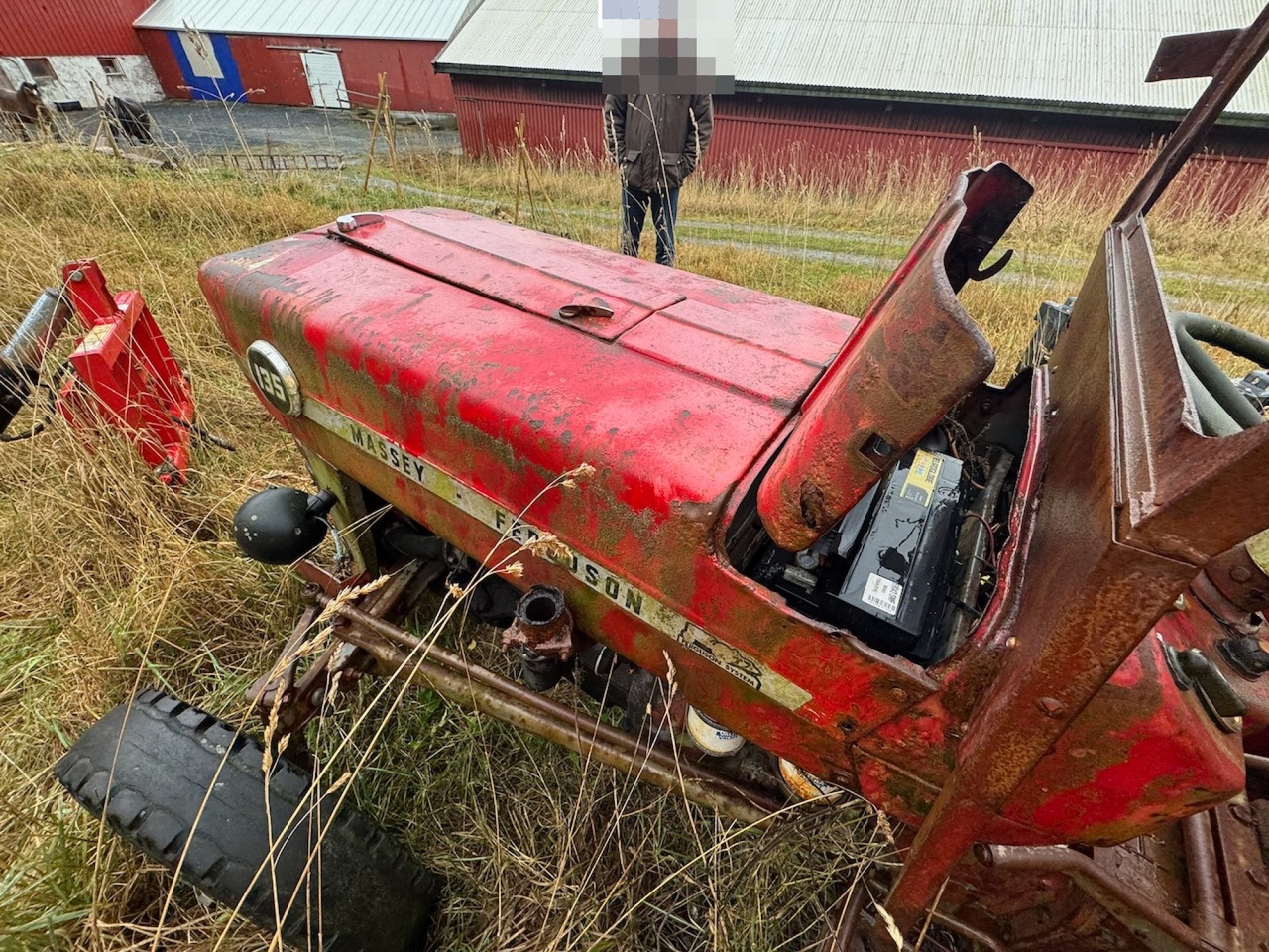 Tractor 1971 Massey Ferguson 135 Tractor. Repair item: foto 12