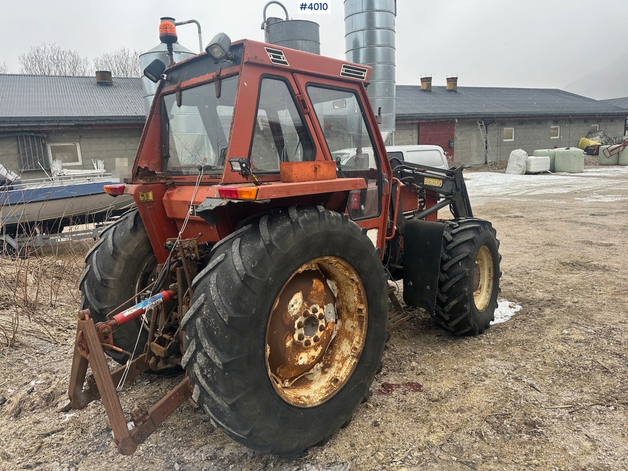 1982 Fiat 780 DT w/ front loader, snow shovel, chains, top link, triangle and extra set of twin wheels. - Tractor: foto 4 1982 Fiat 780 DT w/ front loader, snow shovel, chains, top link, triangle and extra set of twin wheels. - Tractor: foto 4